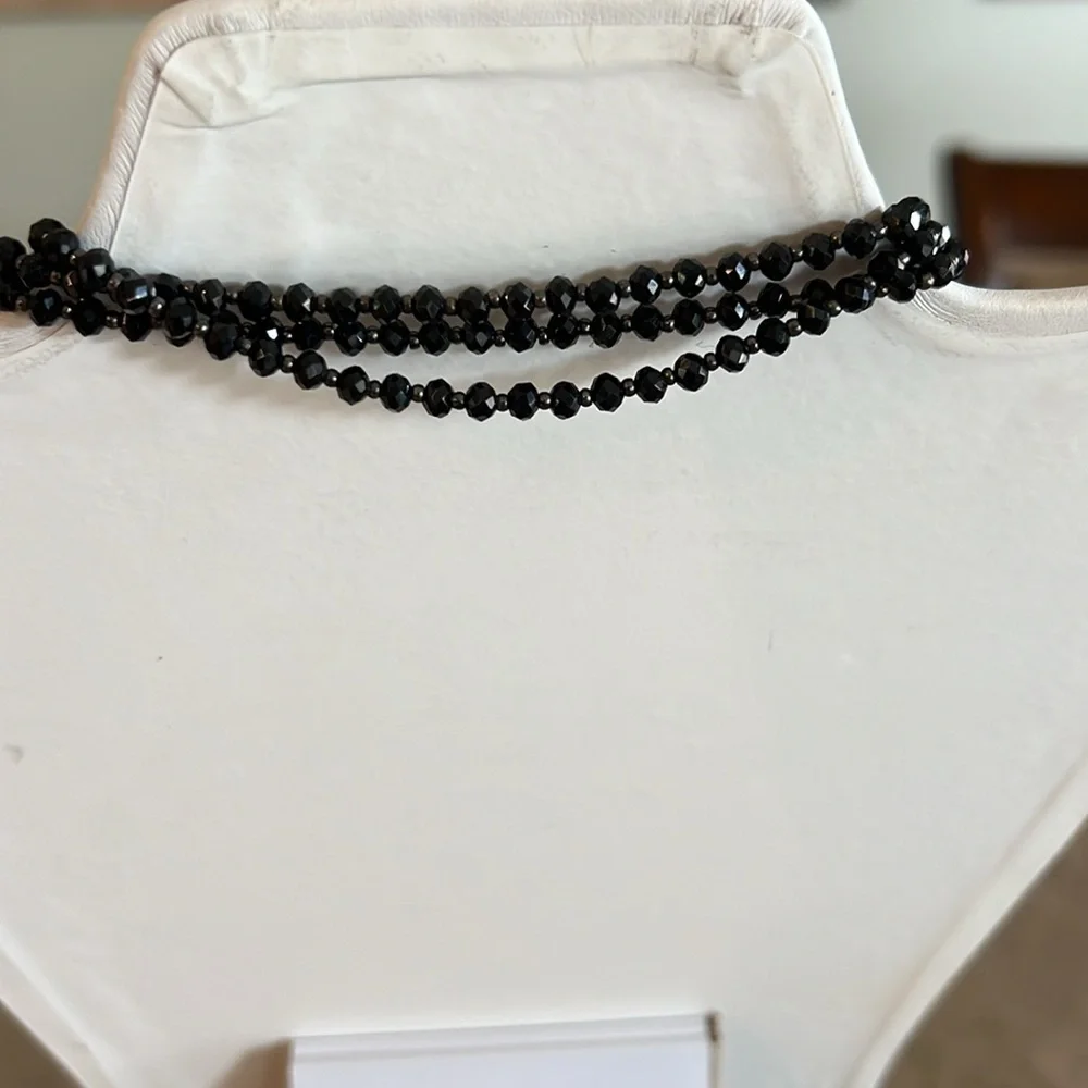 Black crystal beaded necklace-NWOT - Picture 3 of 5